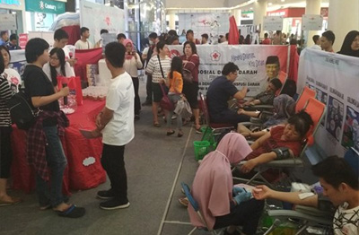 Donor darah merupakan salah satu kegiatan Metta 2018 tajaan Persaudaraan
 Mahasiswa Buddhis Politeknik Caltex Riau di Mal Ciputra Seraya, 
Pekanbaru