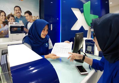  Customer Service XL Axiata Bersama Pelanggan.
