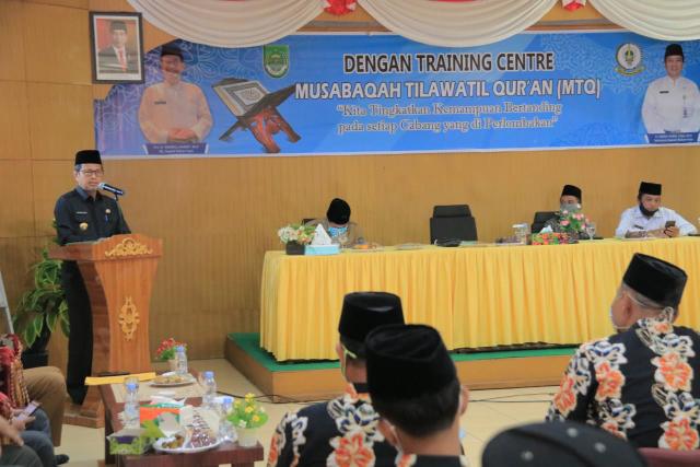 Pjs Bupati- Rohul Masrul Kasmy membuka TC MTQ persiapan MTQ tingkat Provinsi Riau XXXIX di Kabupaten Pelalawan, dikuti 60 qori dan qoriah di Rohul.