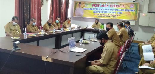 Pjs Bupati Rohul Masrul Kasmy bersama Sekda, mengikuti penilaian kinerja, aksi konvergensi pencegahan dan penularan stunting yang dilaksanakan Bappeda Riau secara virtual