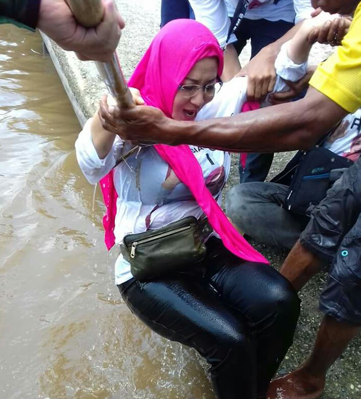 Senator Riau Tercebur ke Sungai