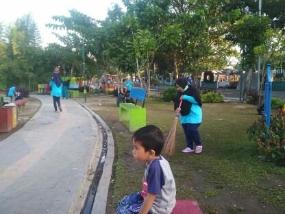 Komunitas CTC bersihkan kota Pekanbaru.