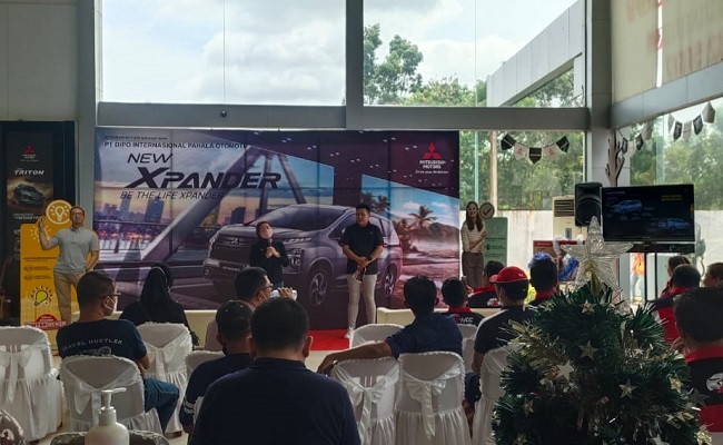 Gelaran showroom event PT Dipo Internasional Pahala Otomotif Batam yang membukukan surat pemesanan kendaraan (SPK) sebanyak 15 unit.