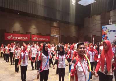 Seluruh frontline people Honda Riau ikuti gathering.