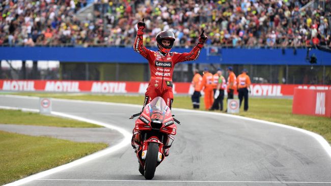 Rider Ducati, Francesco Bagnaia juarai MotoGP Inggris 2022.(foto: int)