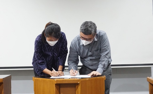 Penandatanganan kerja sama APROBI dengan Universitas Politeknik LPP Yogyakarta.