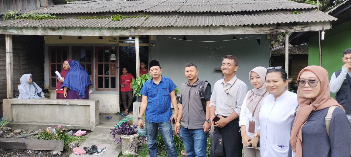 Anggota Bawaslu Kabupaten Siak, Andi Susilawan bersama tim awasi kampanye tatap muka Caleg DPR RI Aulia (foto/ist)