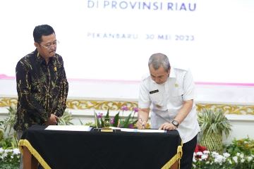 Gubri Syamsuar teken nota kesepakatan dengan KPPU (foto/int)