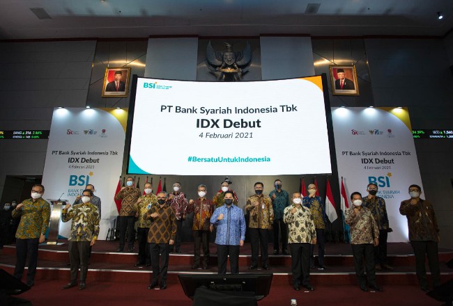 PT Bank Syariah Indonesia Tbk memperkenalkan diri kepada para investor dan pelaku pasar modal dalam kegiatan bertajuk IDX Debut di Main Hall Bursa Efek Indonesia.