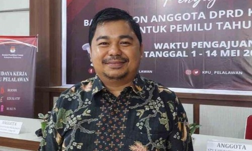 Ketua KPU Pelalawan, Wan Kardiwandi.(foto: andi/halloriau.com)