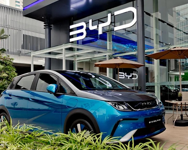 Perusahaan otomatif asal China BYD.