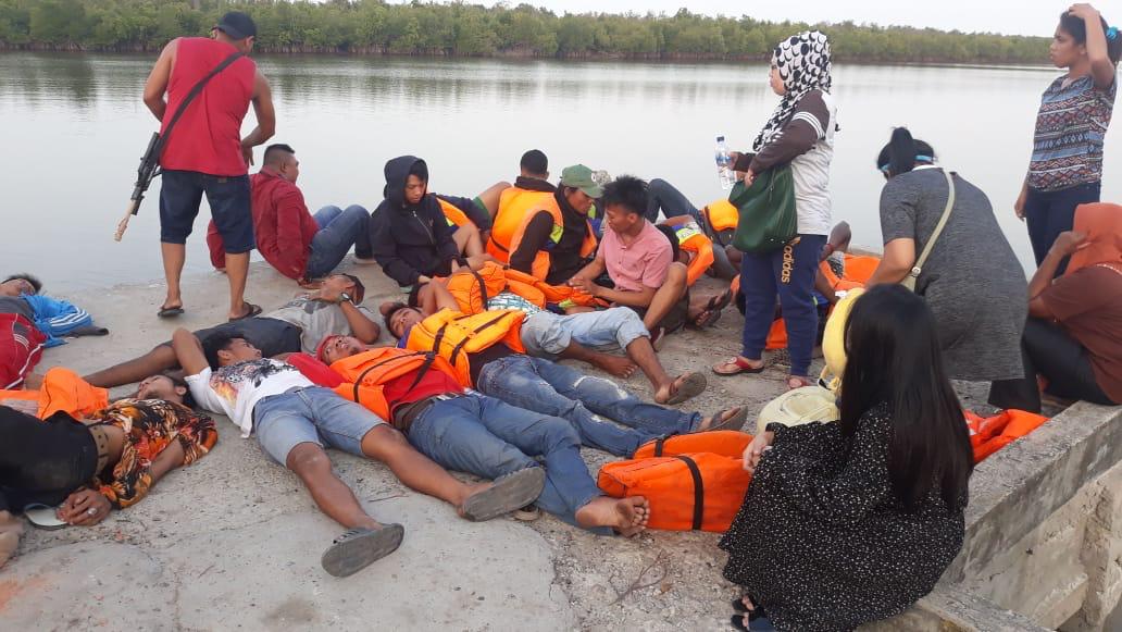 Penangkapan pelaku penyelundupan TKI dan TKA ilegal dari Riau tujuan Malaysia.