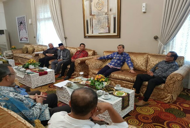 Pengurus ICMI Riau beraudiensi dengan Gubernur Riau syamsuar.