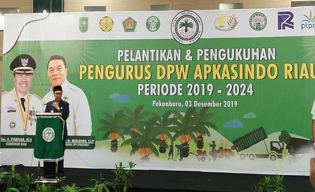  Gubri menghadiri saat berikan arahan pada Pelantikan dan Pengukuhan Pengurus DPW Asosiasi Petani Kelapa Sawit Indonesia Provinsi Riau masa bakti 2019 - 2024, Selasa (3/12/2019) di Hotel Pangeran.