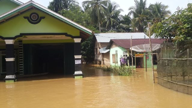 Banjir rendam rumah warga di Kuantan Hilir Seberang.