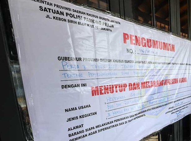 Pemerintah Kota Surabaya menyegel atau menutup sementara tiga gerai Holywings karena dinilai telah melanggar Perda No. 2 Tahun 2020 tentang penyelenggaraan ketertiban umum dan ketenteraman masyarakat.