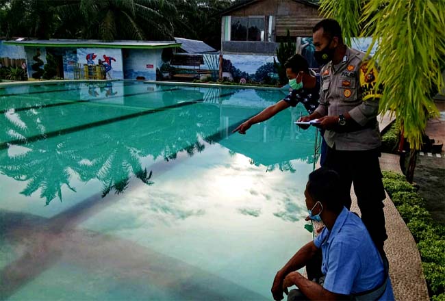 Bocah 12 tahun, meninggal dunia setelah tengelam saat berenang di Waterboom Nauren di SP1 Desa Sei Kuti, Kecamatan Kunto Darussalam, Rohul.
