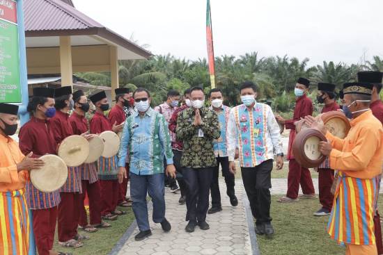 Kepala Balai Besar Regional Sumatera, Dirjen Bina Pemdes Kementerian Dalam Negeri RI, Irsan melakukan kunjungan kerja ke Kampung Dayun, Kecamatan Dayun, Kabupaten Siak. 
