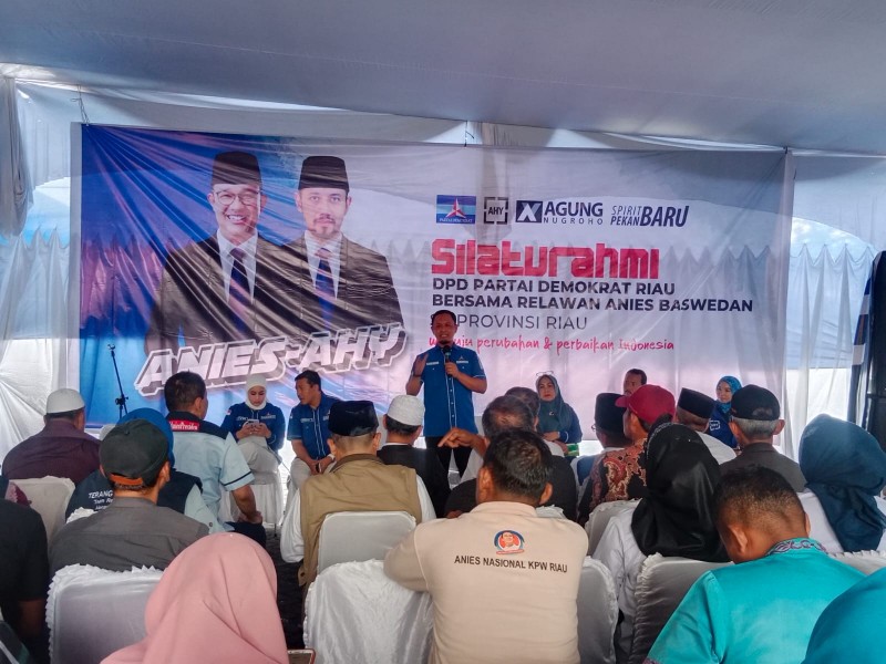 Ketua Demokrat Riau Agung bersama 27 kelompok relawan deklarasi pasangan Anies-AHY untuk Pemilu 2024 (foto/rinai)