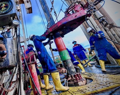 Salah satu kegiatan pemboran sumur minyak di Wilayah Kerja (WK) Rokan, Pertamina Hulu Rokan.