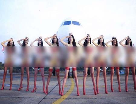 VietJet Air yang Pramugarinya Selalu Berbikini Seksi 