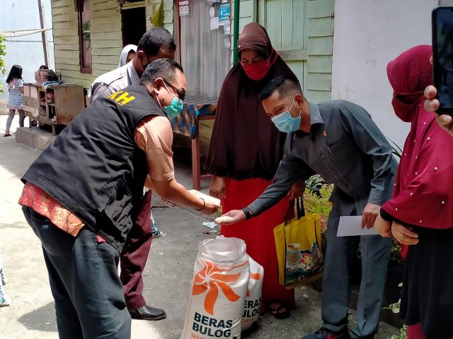 Wakil Ketua DPRD Kota Pekanbaru Tengku Azwendi Fajri turun langsung ke lapangan, tepatnya di Kecamatan Sail, Kelurahan Cintaraja, Pekanbaru. 