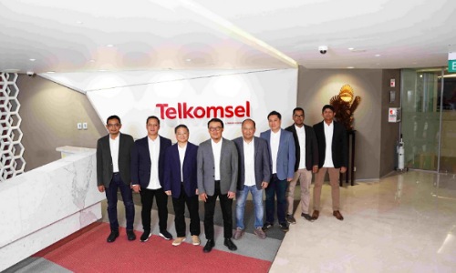Jajaran Komisaris dan Direksi baru Telkomsel.(foto: istimewa)