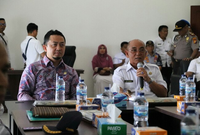 Anggota Komisi V DPR RI,  Syahrul Aidi Mazaat saat kunker ke Kabupaten Pelalawan, Rabu (8/1/2020).