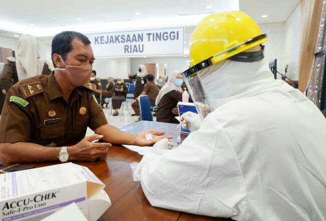 Rapid test digelar Kejaksaan Riau.