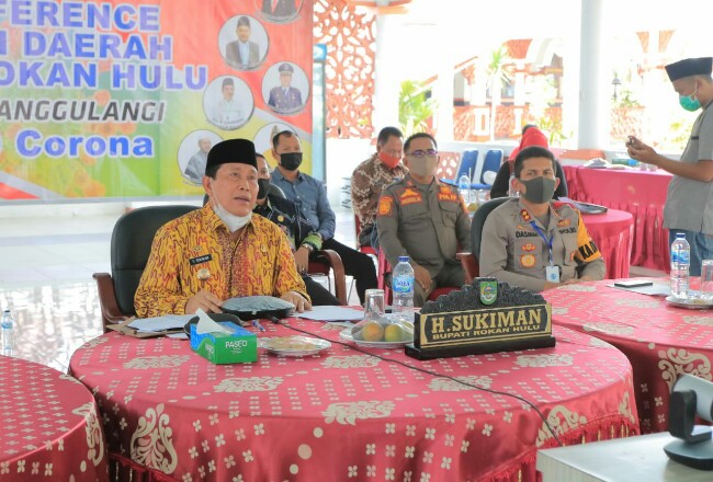 Bupati Sukiman, Vicon terbatas dengan Gubri. Tiga kabupaten di Riau termasuk Rohul, akan dijadikan pilot percontohan penerapan New Normal di Riau.