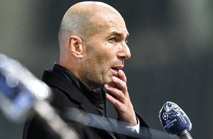 Zinedine Zidane berbicara menjelang duel Real Madrid vs Liverpool. (Foto: AP/Martin Meissner)