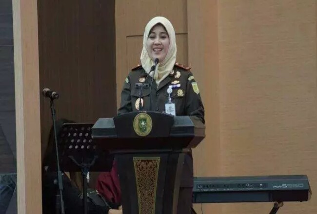 Kepala Kejati Riau yang baru, Dr MA Amiati SH MH. Foto: Tribunpekanbaru