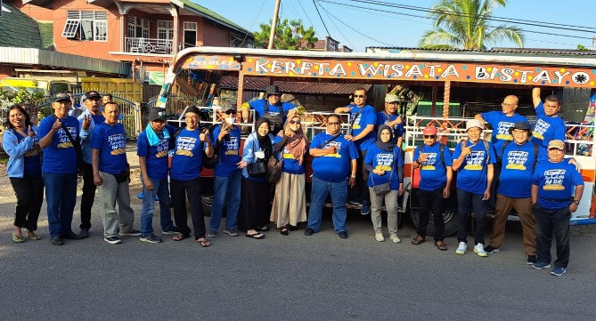 Puluhan wartawan mengikuti Ekspedisi Jurnalistik PWI Riau 2023 di Inhil (foto/ist)