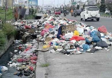 ilustrasi sampah berserakan di Pekanbaru.