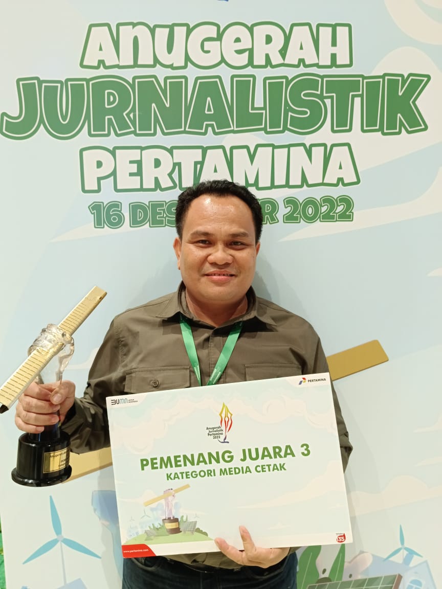 Wartawan Metro Riau Grup, Saparudin Koto meraih Juara Tiga AJP 2022 Nasional.(foto: istimewa)
