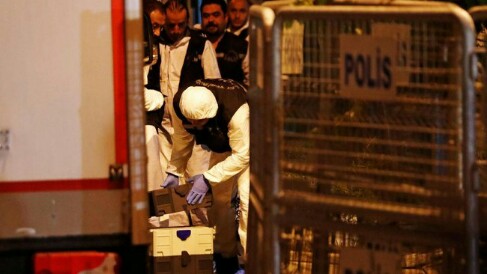 Otoritas Turki saat melakukan pemeriksaan forensik di Konsulat Saudi dan kediaman Konjen Saudi di Istanbul beberapa waktu lalu. Foto : Detik