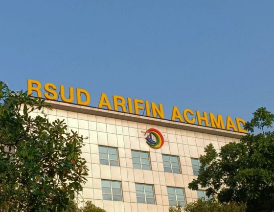Rumah Sakit Umum Daerah (RSUD) Arifin Achmad.