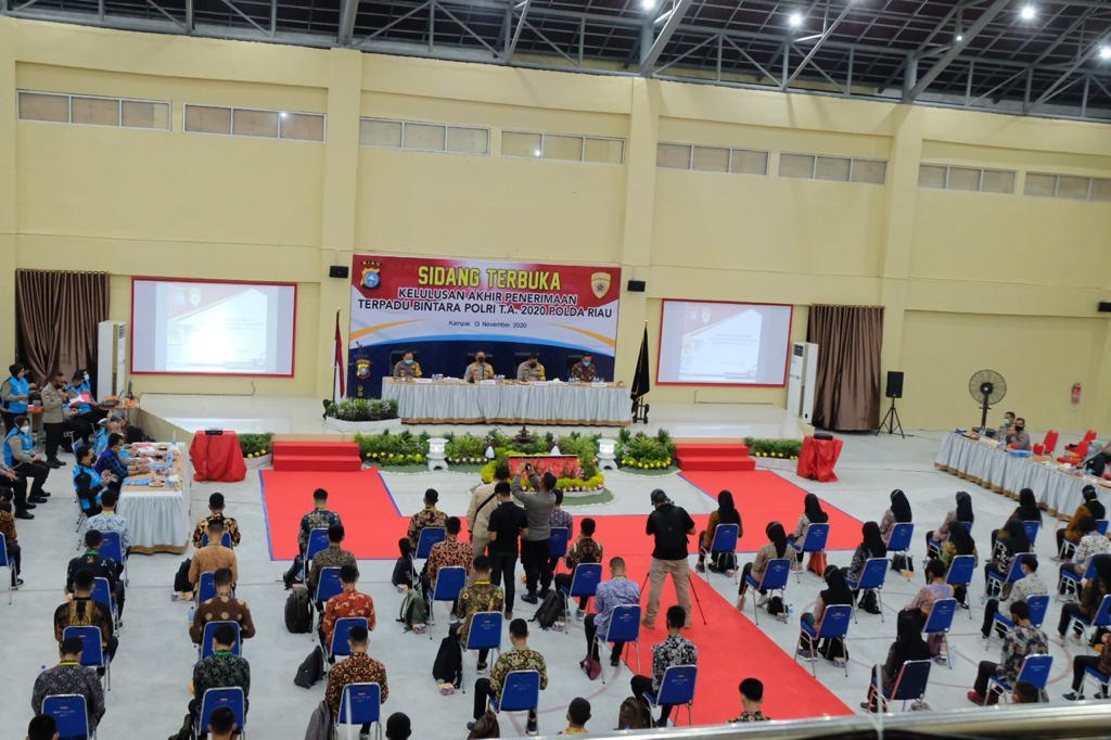 sidang kelulusan Bintara Polri 2020 bertempat di Gedung Ghara Bhayangkara SPN Polda Riau Jl. Raya Pekanbaru - Bangkinang Km. 29.