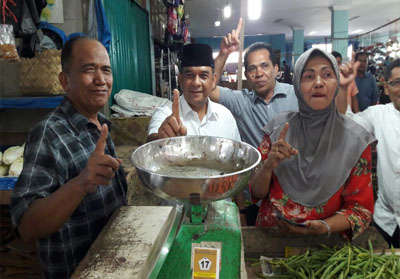 Edy Natar di Pasar Terubuk, Desa Kelapapato Kecamatan Bengkalis Kabupaten Bengkalis
