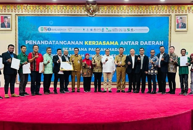 Dirut PT SPM melakukan MoU kerja sama antar daerah se-Sumatera (foto/ist)