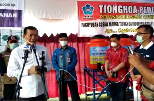  Walikota Pekanbaru, DR Firdaus MT beri sambutan saat penyerahan bantuan dari PSMTI.