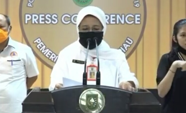 Mimi Yuliani Nazir, Kepala Dinas Kesehatan (Kadiskes) Riau.