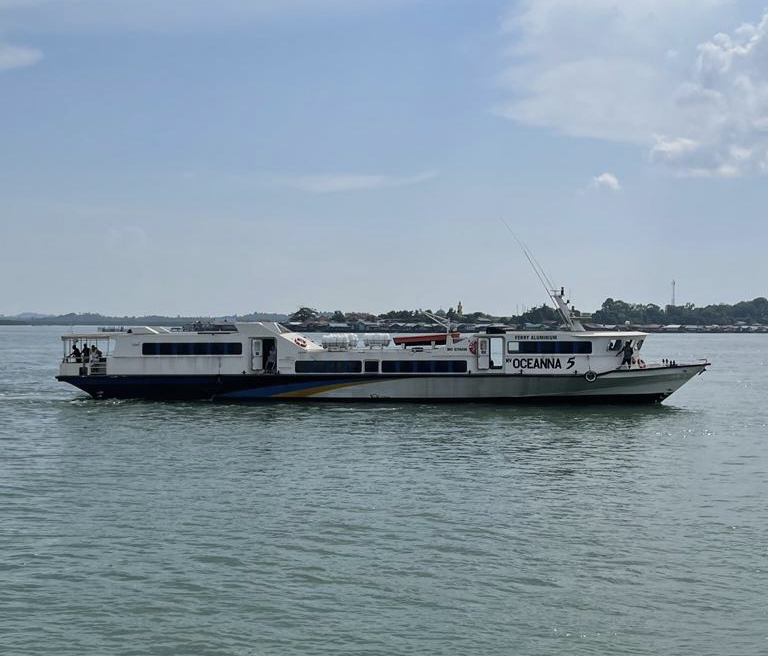 kapal MV Oceanna 5 yang akan melayani rute Selatpanjang-Muar, Malaysia