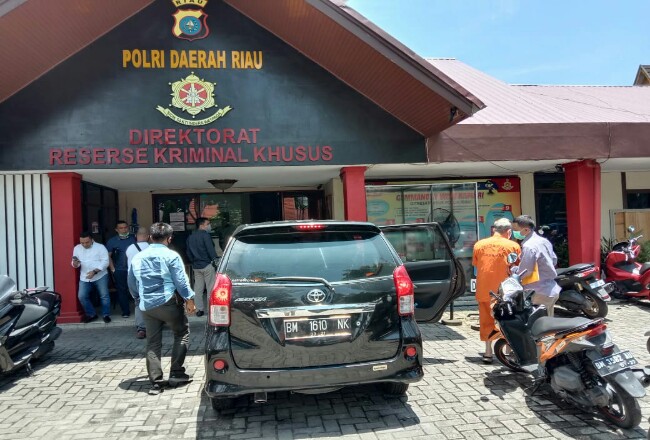 Wakil Bupati Bengkalis Non Aktif Muhammad mendatangi Ditreskrimsus Polda Riau, Kamis (24/9/2020).