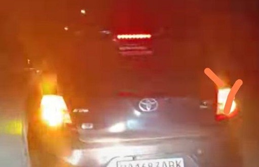 Viral debt collector menghadang pemobil diduga akan tarik paksa kendaraan di Pekanbaru (foto/int)