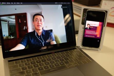 Account Director Huawei Indonesia Colin ShiXiaojie saat memparkan kolaborasi Huawei bersama Telkomsel dengan menggelar "The NextDev Hub X Huawei Webinar Series” saat video conference di Jakarta, Kamis (11/6/2020). 