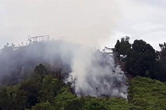 Ulu Kasok, Desa Pulau Godang, Kecamatan XIII, Koto Kampar, terbakar. FOTO:  theworldnews