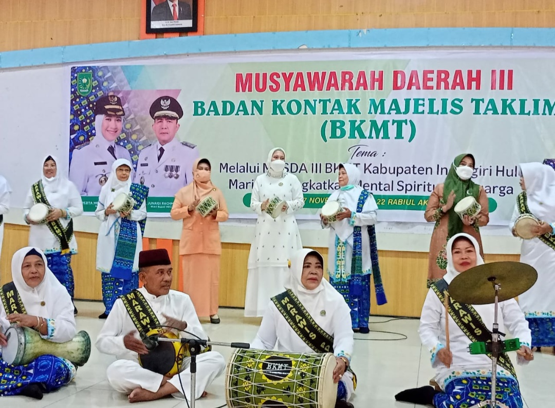Bupati Indragiri Hulu Rezita Meylani Yopi membuka secara resmi Musyawarah Daerah (Musda) III Badan Kontak Majelis Taklim (BKMT) Inhu. 