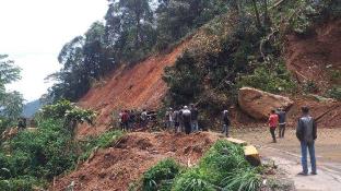 Bencana longsor di Sitinjau Lauik kembali terjadi (foto/int)
