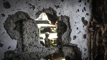 Sebuah bom meledak di pusat perbelanjaan di Kota Cotabato, Filipina mengakibatkan dua orang tewas dan melukai 32 lainnya. Diduga itu ulah teroris. FOTO: AFP / Ferdinandh Cabrera